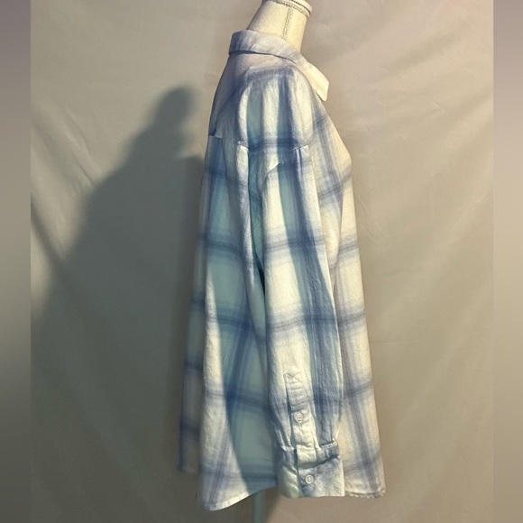Blouses/flannels/button downs-2 for $20 or 3 for $30 (Mix & Match) - Picture 3 of 6
